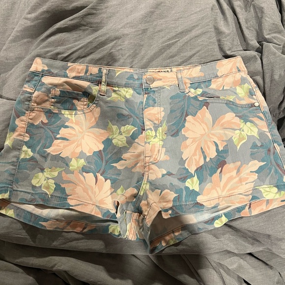 French connection shorts - Picture 5 of 6